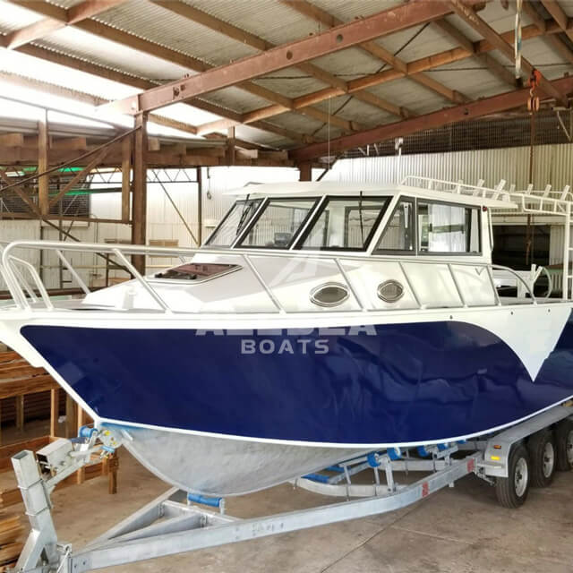 Thuyền phong c&aacute;ch sống 9,6m